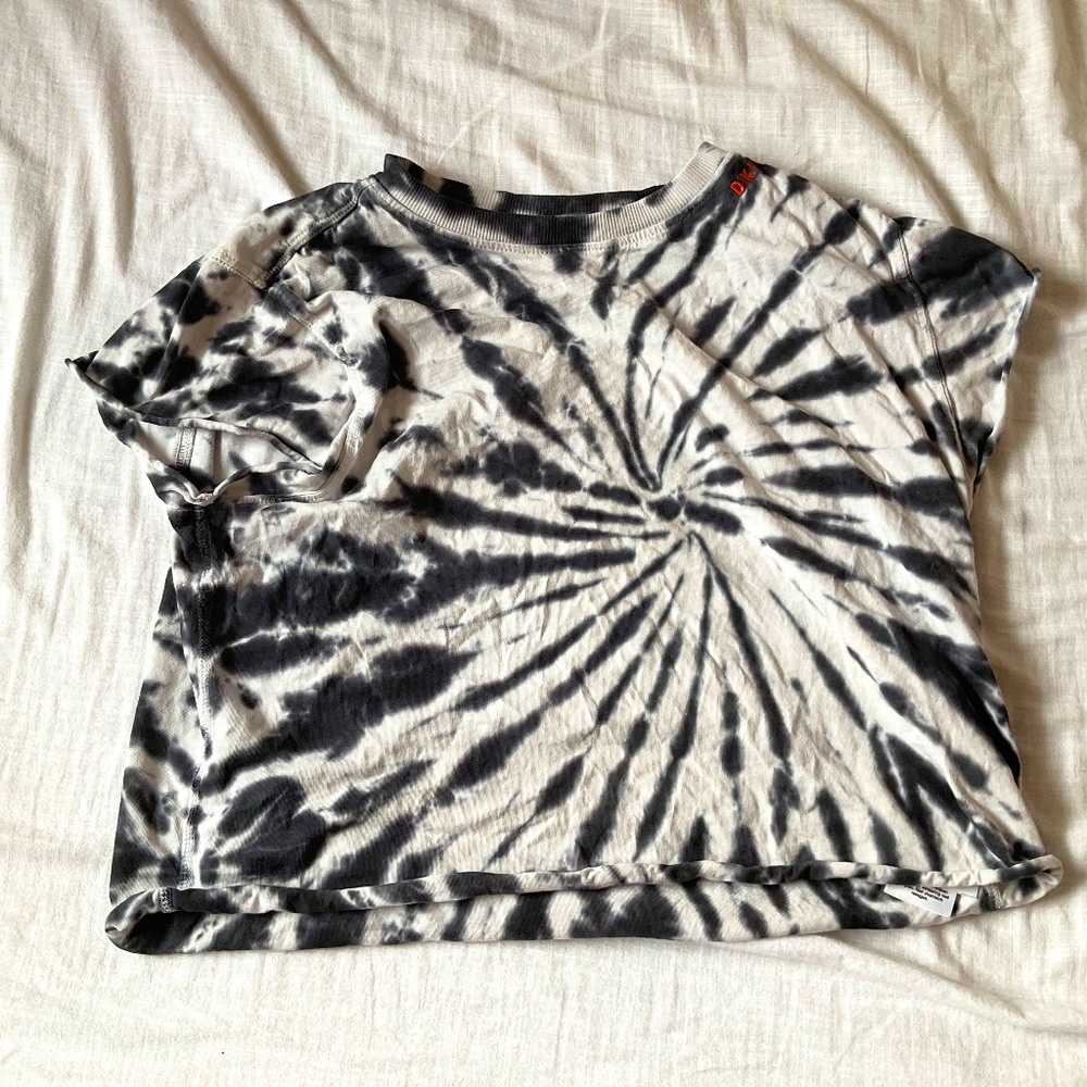 Brand DKNY size small Color black and white